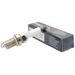 ŚWIECA ZAPŁONOWA EVEREST TRAKTORY BCPR5ES RC12YC RC14YC FR8DC FR9DC D17YC